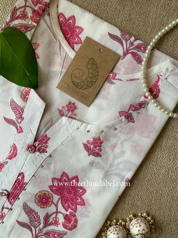 "Raha" Pink Buttoned Cotton kurta