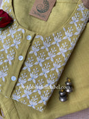 "Aabha" Embroidered Kurta with Pants (2pc)