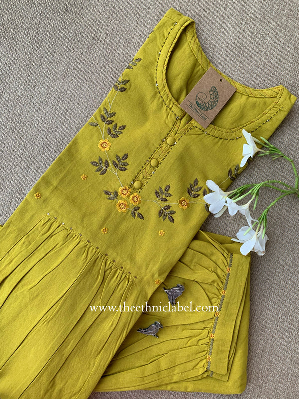 "Preeti" Embroidered Kurta with Straight Pant-2pc