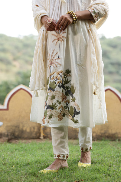 White Basant Hand Embroidered Kurta Set(3pc)