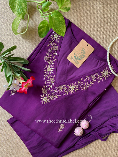 "Resham" hand embroidered Silk Kurta Set(2pc)