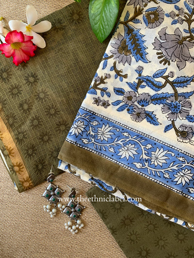 Grey Unstitched Suit Set with Doria Dupatta- 3pc