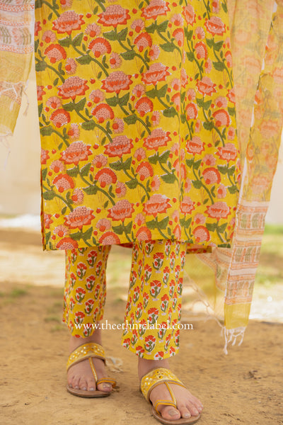 "Sanjh" Cotton Kurta Set with Kota Doria Dupatta (3pc)