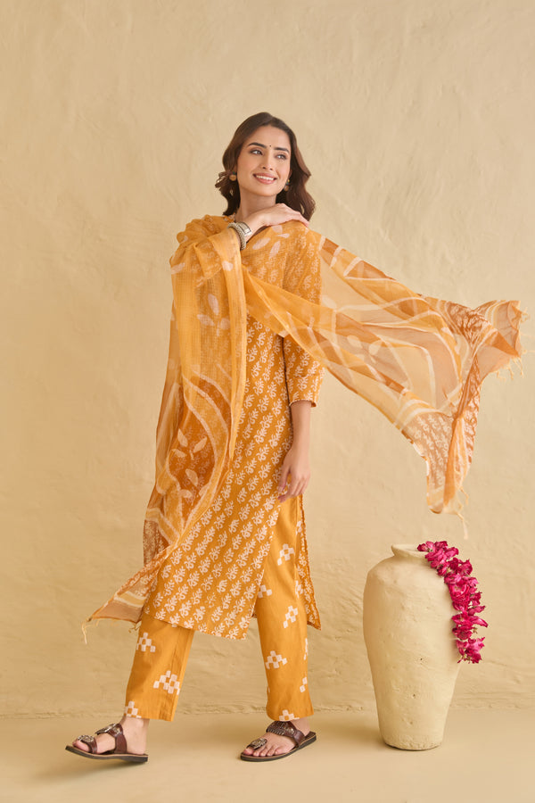 "Aftaab" Batik Print Cotton Kurta Set with Kota Doria Dupatta(3pc)
