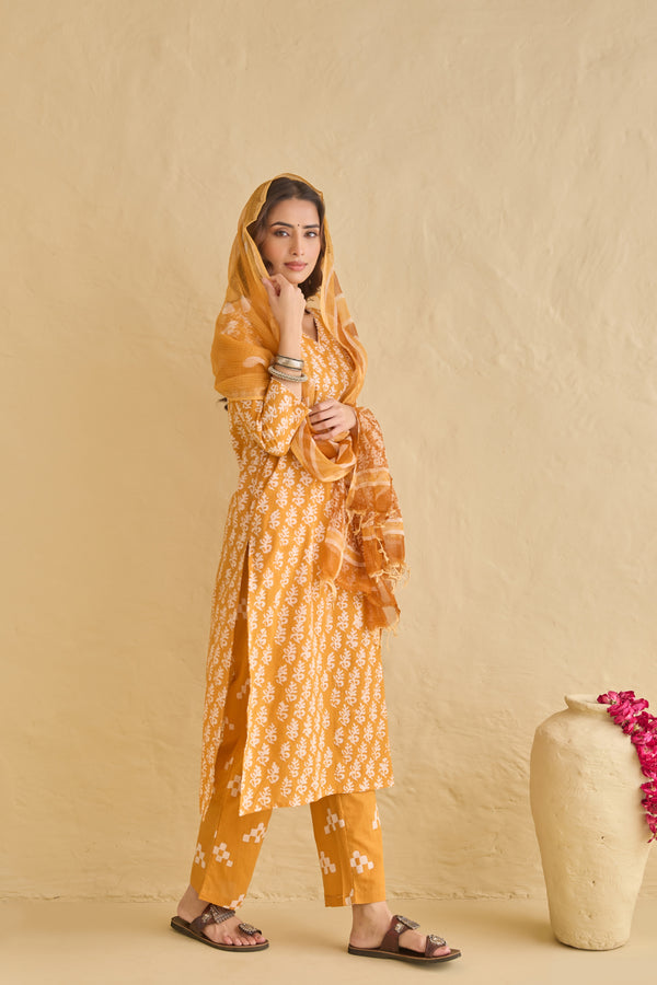"Aftaab" Batik Print Cotton Kurta Set with Kota Doria Dupatta(3pc)
