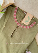 "Param" Green Embroidered Cotton Kurta Set (2pc)