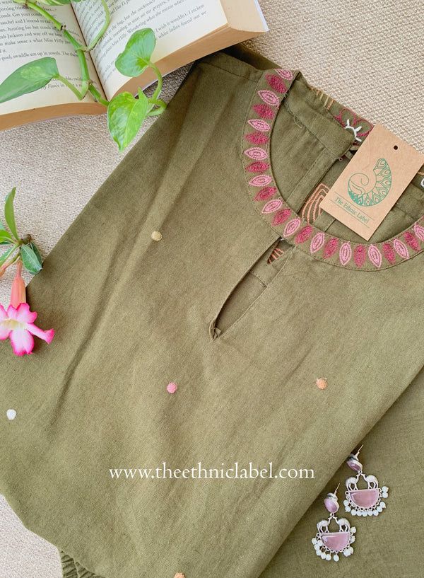 "Param" Green Embroidered Cotton Kurta Set (2pc)