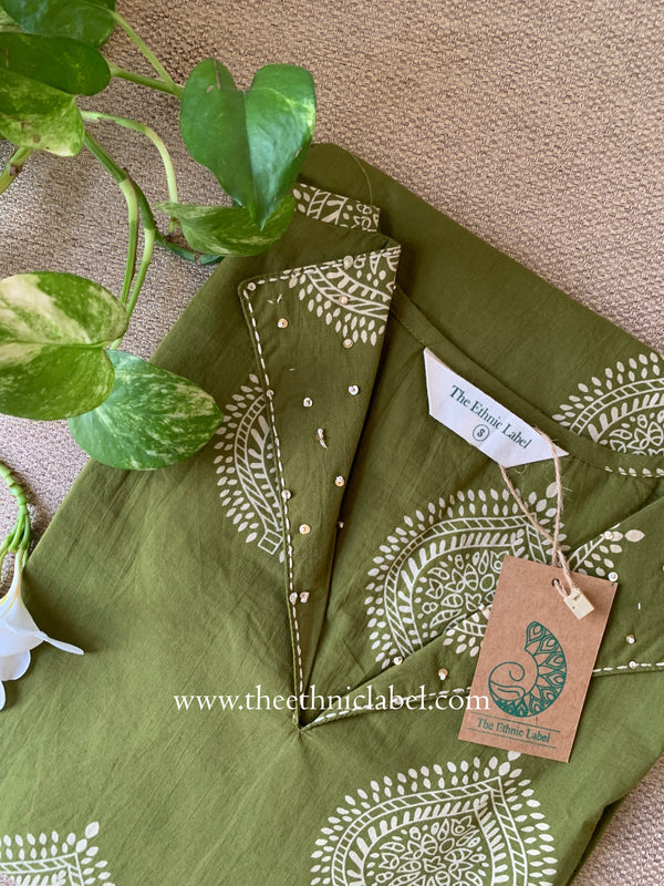 "Kanan" Embroidered Green Cotton kurta