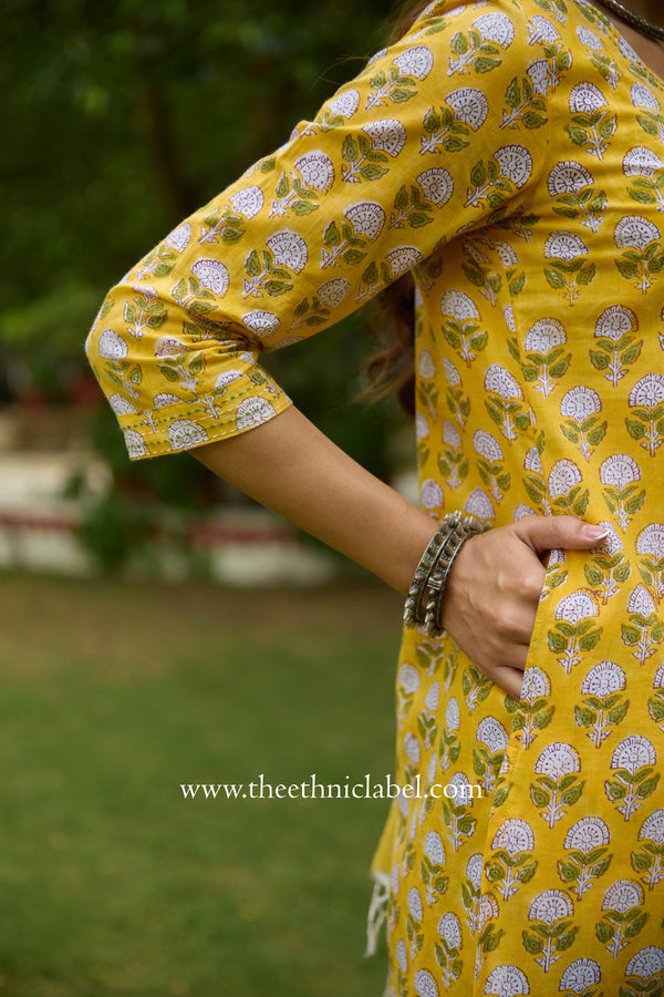 Sumaya Hand Block Printed Cotton kurta with with kota doria dupatta (2pc)