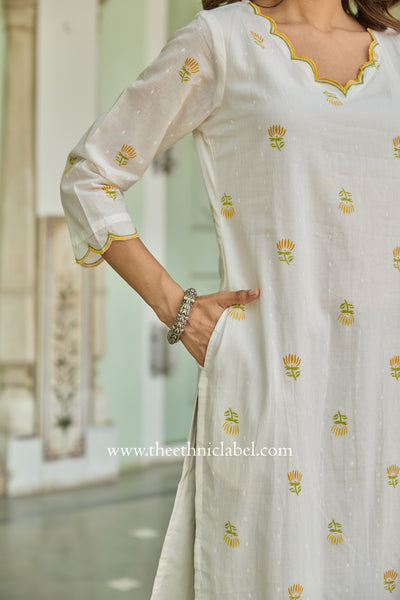 Sufi Scalloped Printed Off-White Cotton kurta